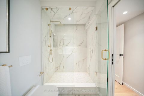 Photo 24 at 1110 - 65 Harbour Square, Waterfront Communities C1, Toronto