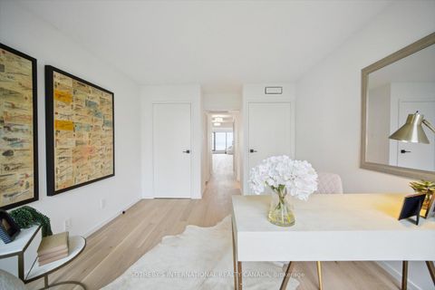 Photo 29 at 1110 - 65 Harbour Square, Waterfront Communities C1, Toronto