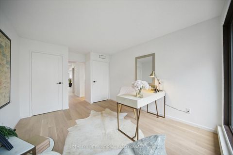 Photo 30 at 1110 - 65 Harbour Square, Waterfront Communities C1, Toronto