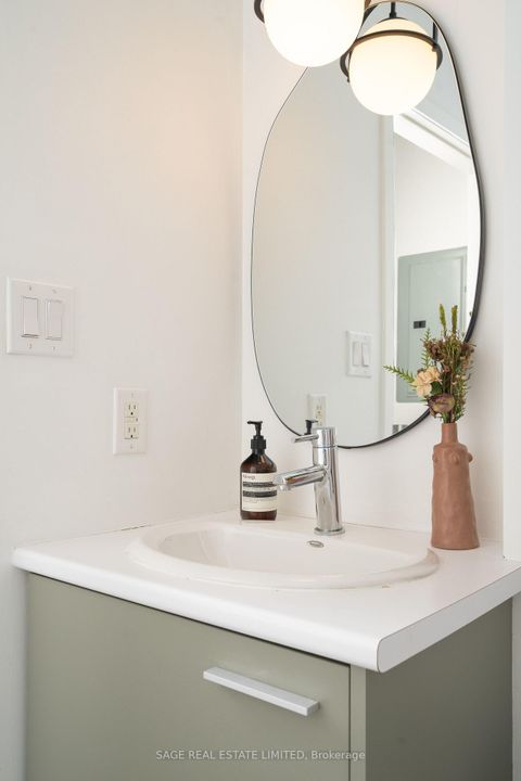 Photo 17 at 502 - 549 King Street E, Moss Park, Toronto