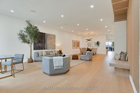 Photo 6 at 18 Glen Eden Crescent, Parkview, Toronto