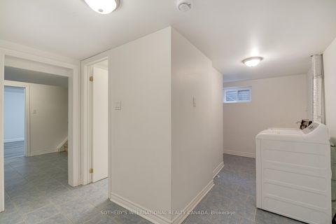 Photo 19 at 19 Gleneagle Crescent, Don Valley Village, Toronto