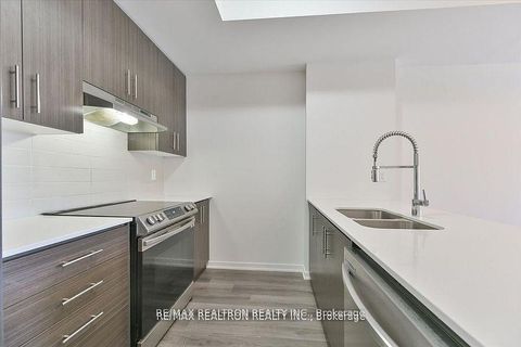 Photo 4 at 5 - 260 Twelfth Street, New Toronto, Toronto