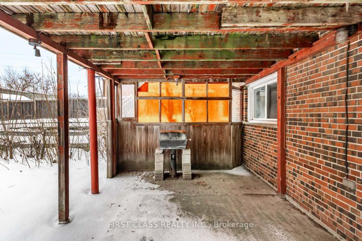 Photo 29 at 211 Shawnee Circle, Pleasant View, Toronto