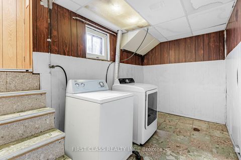 Photo 26 at 211 Shawnee Circle, Pleasant View, Toronto