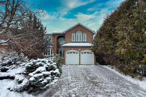 Photo 1 at 38A Avonlea Place, Doncrest, Richmond Hill