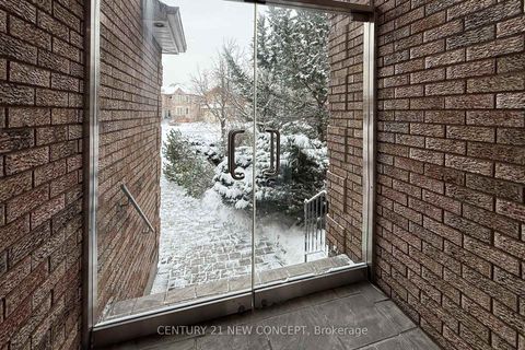 Photo 12 at 38A Avonlea Place, Doncrest, Richmond Hill