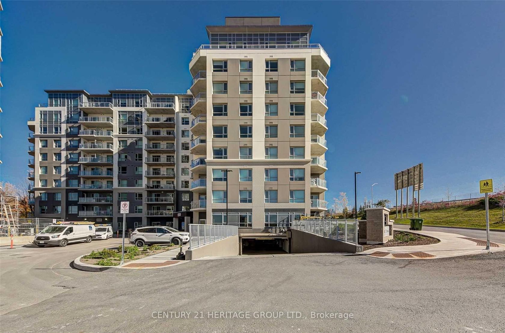 808 - 58 Lakeside Terrace, Little Lake, Barrie photo number 2