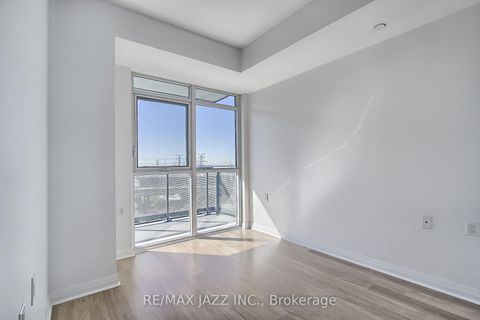 Photo 8 at 703 - 55 Oneida Crescent, Langstaff, Richmond Hill