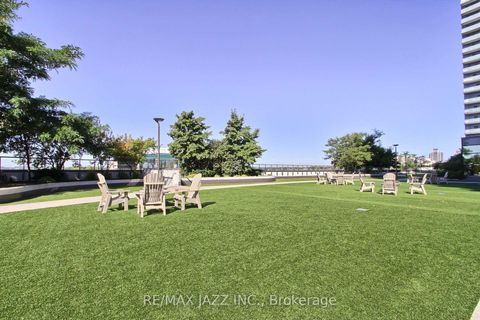 Photo 11 at 703 - 55 Oneida Crescent, Langstaff, Richmond Hill