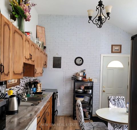 Photo 7 at 121 Pandora Circle, Woburn, Toronto