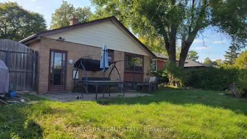 Photo 13 at 121 Pandora Circle, Woburn, Toronto