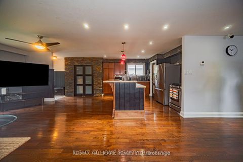 Photo 15 at 4 Devins Drive, Aurora Heights, Aurora