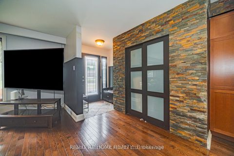 Photo 24 at 4 Devins Drive, Aurora Heights, Aurora