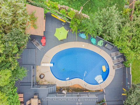 Photo 25 at 4 Devins Drive, Aurora Heights, Aurora