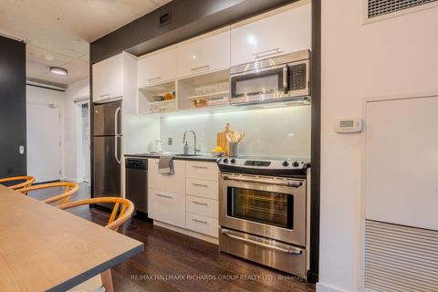 Photo 5 at 613 - 51 Trolley Crescent, Moss Park, Toronto