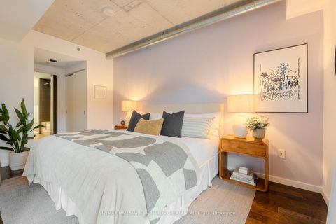 Photo 10 at 613 - 51 Trolley Crescent, Moss Park, Toronto