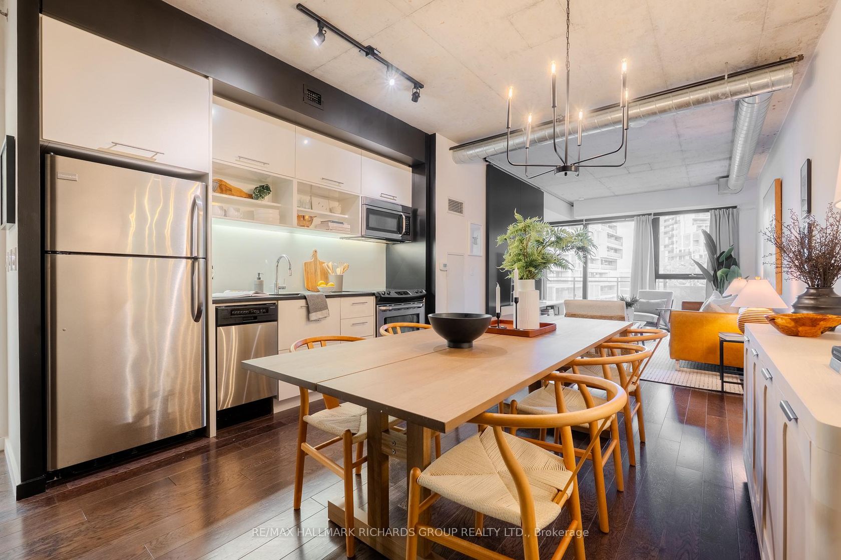 613 - 51 Trolley Crescent, Moss Park, Toronto 