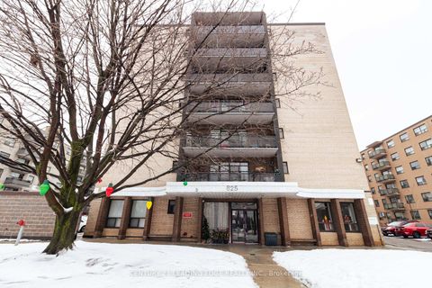 Photo 1 at 709 - 825 Kennedy Road, Ionview, Toronto