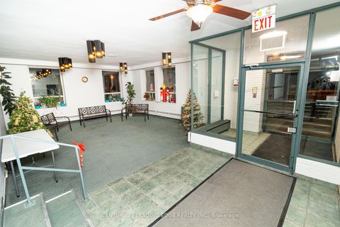 Photo 5 at 709 - 825 Kennedy Road, Ionview, Toronto