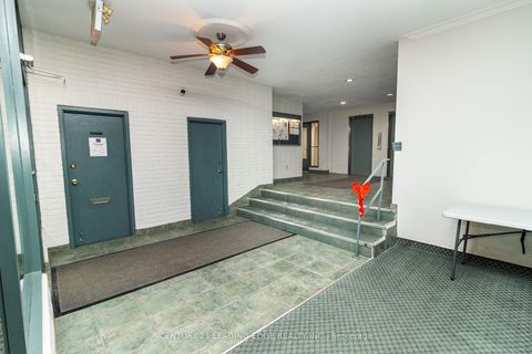 Photo 6 at 709 - 825 Kennedy Road, Ionview, Toronto