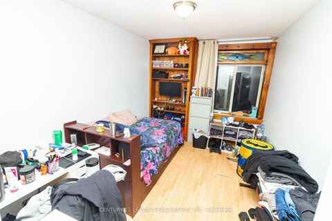Photo 12 at 709 - 825 Kennedy Road, Ionview, Toronto