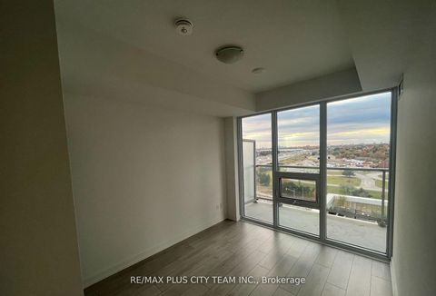 Photo 3 at 1512 - 2033 Kennedy Road, Malvern West, Toronto