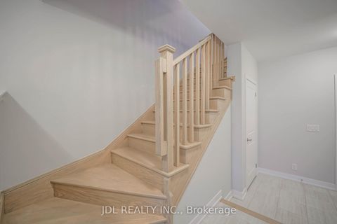 Photo 27 at 32 Guardhouse Crescent, Angus Glen, Markham