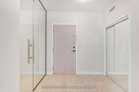 Photo 4 at 212 - 168 Sabina Drive, GO Glenorchy, Oakville