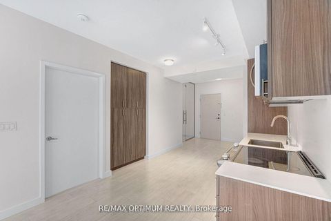 Photo 7 at 212 - 168 Sabina Drive, GO Glenorchy, Oakville