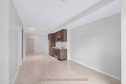 Photo 8 at 212 - 168 Sabina Drive, GO Glenorchy, Oakville