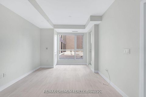 Photo 11 at 212 - 168 Sabina Drive, GO Glenorchy, Oakville