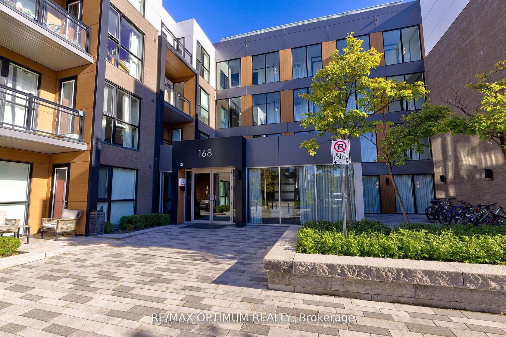 212 - 168 Sabina Drive, GO Glenorchy, Oakville 