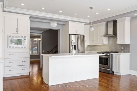 Photo 9 at 216 Rebecca Street, CO Central, Oakville