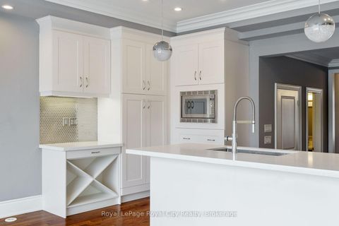 Photo 12 at 216 Rebecca Street, CO Central, Oakville