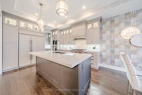 Photo 10 at 3096 Daniel Way, GO Glenorchy, Oakville