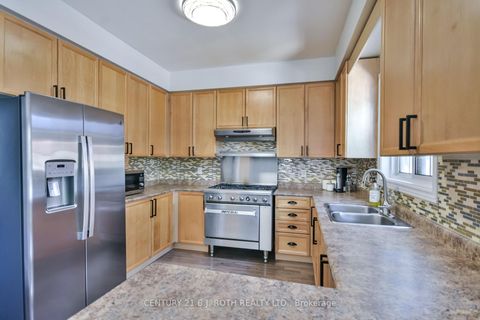 Photo 13 at 60 Carley Crescent, Painswick South, Barrie