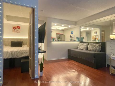 Photo 11 at 1505 - 99 Harbour Square, Waterfront Communities C1, Toronto