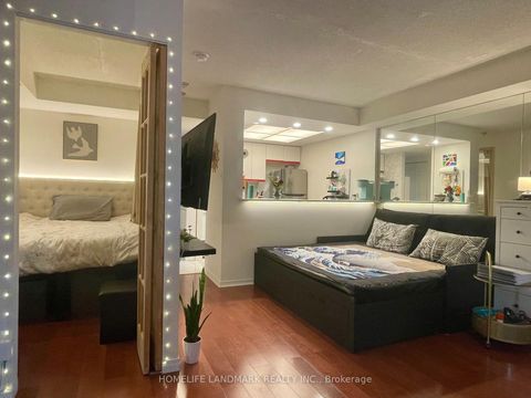 Photo 15 at 1505 - 99 Harbour Square, Waterfront Communities C1, Toronto