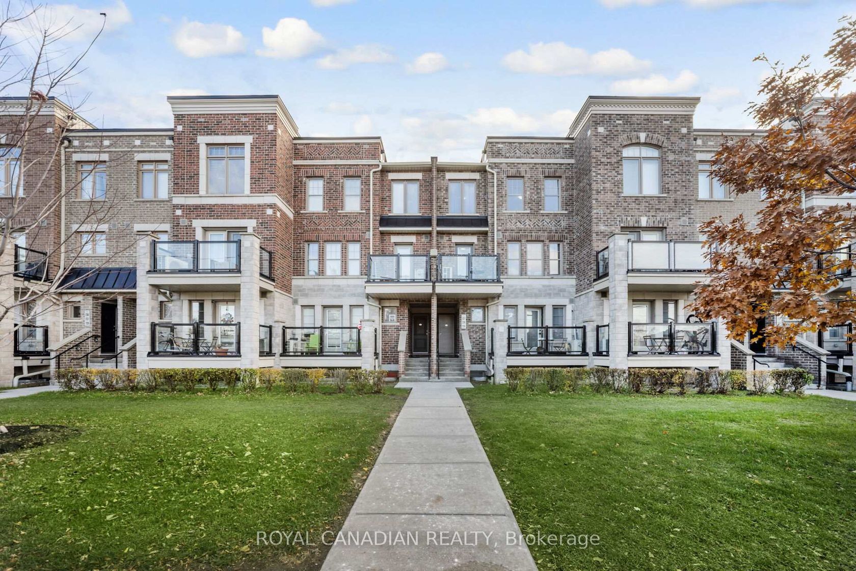 228 - 2355 Sheppard Avenue W, Pelmo Park W5, Toronto 