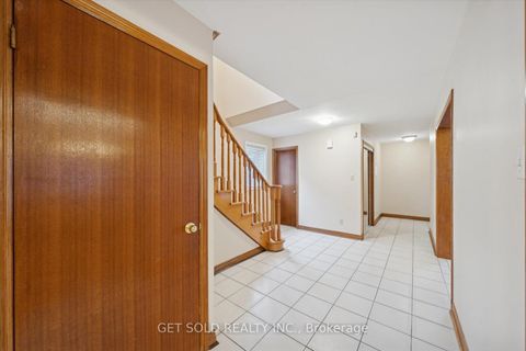 Photo 5 at 99 Carmen Crescent, East Woodbridge, Vaughan