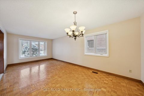 Photo 7 at 99 Carmen Crescent, East Woodbridge, Vaughan