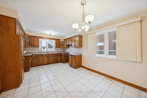 Photo 8 at 99 Carmen Crescent, East Woodbridge, Vaughan