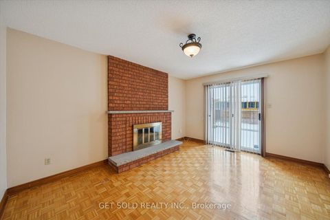 Photo 10 at 99 Carmen Crescent, East Woodbridge, Vaughan