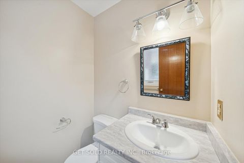 Photo 12 at 99 Carmen Crescent, East Woodbridge, Vaughan