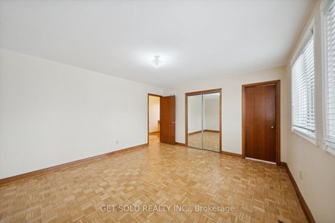 Photo 13 at 99 Carmen Crescent, East Woodbridge, Vaughan