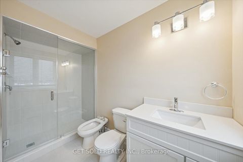 Photo 15 at 99 Carmen Crescent, East Woodbridge, Vaughan