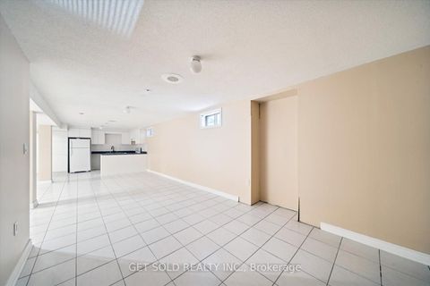 Photo 23 at 99 Carmen Crescent, East Woodbridge, Vaughan