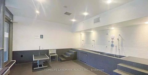 Photo 11 at 622 - 21 Iceboat Terrace, Waterfront Communities C1, Toronto