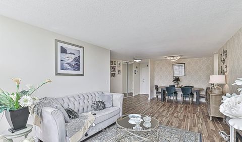 Photo 8 at 1112 - 270 Davis Drive, Central Newmarket, Newmarket